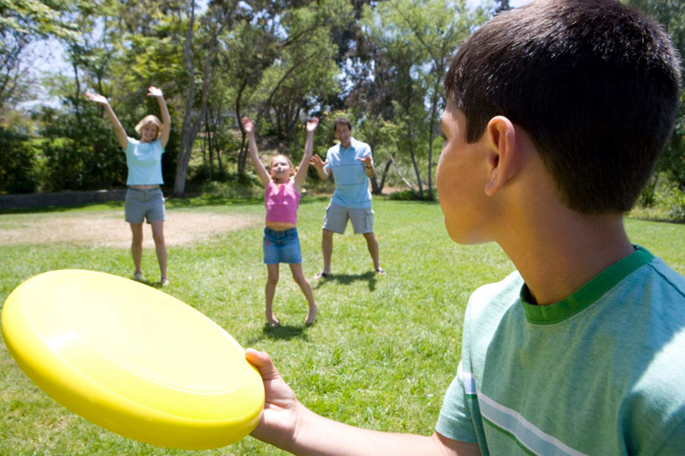 Here are some fun family activities you can do everyday to stay active and healthy: 