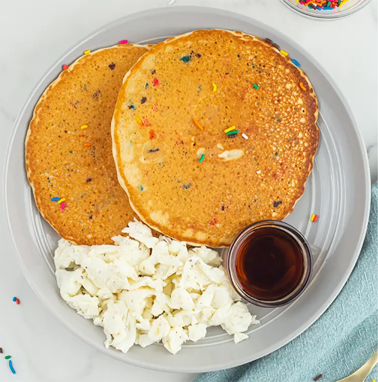 HP Birthday Cake Protein Pancakesby MyProMeals.com