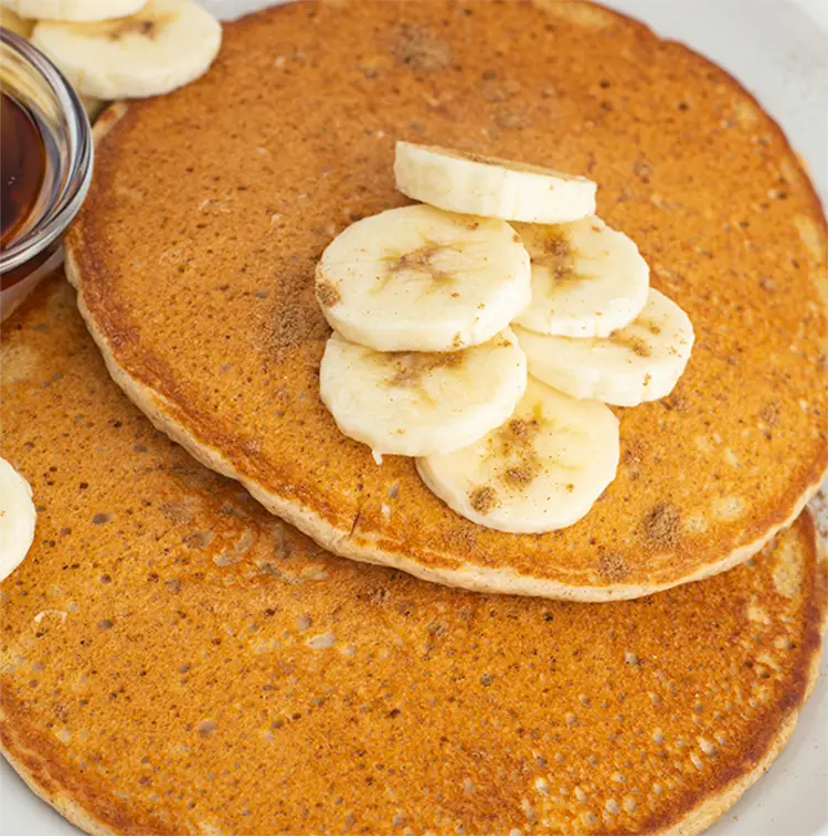 PB Banana Foster Protein Pancakes | Low Calorie Menu