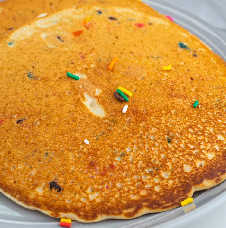 PB Birthday Cake Protein Pancakes | Low Calorie Menu