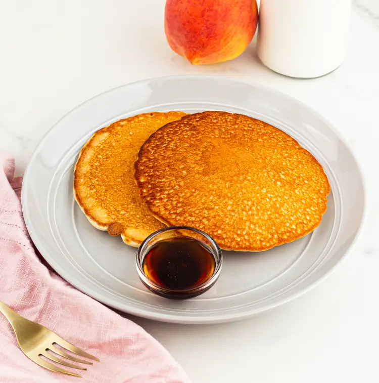 PB Peaches N Cream Protein Pancakes | Low Calorie Menu